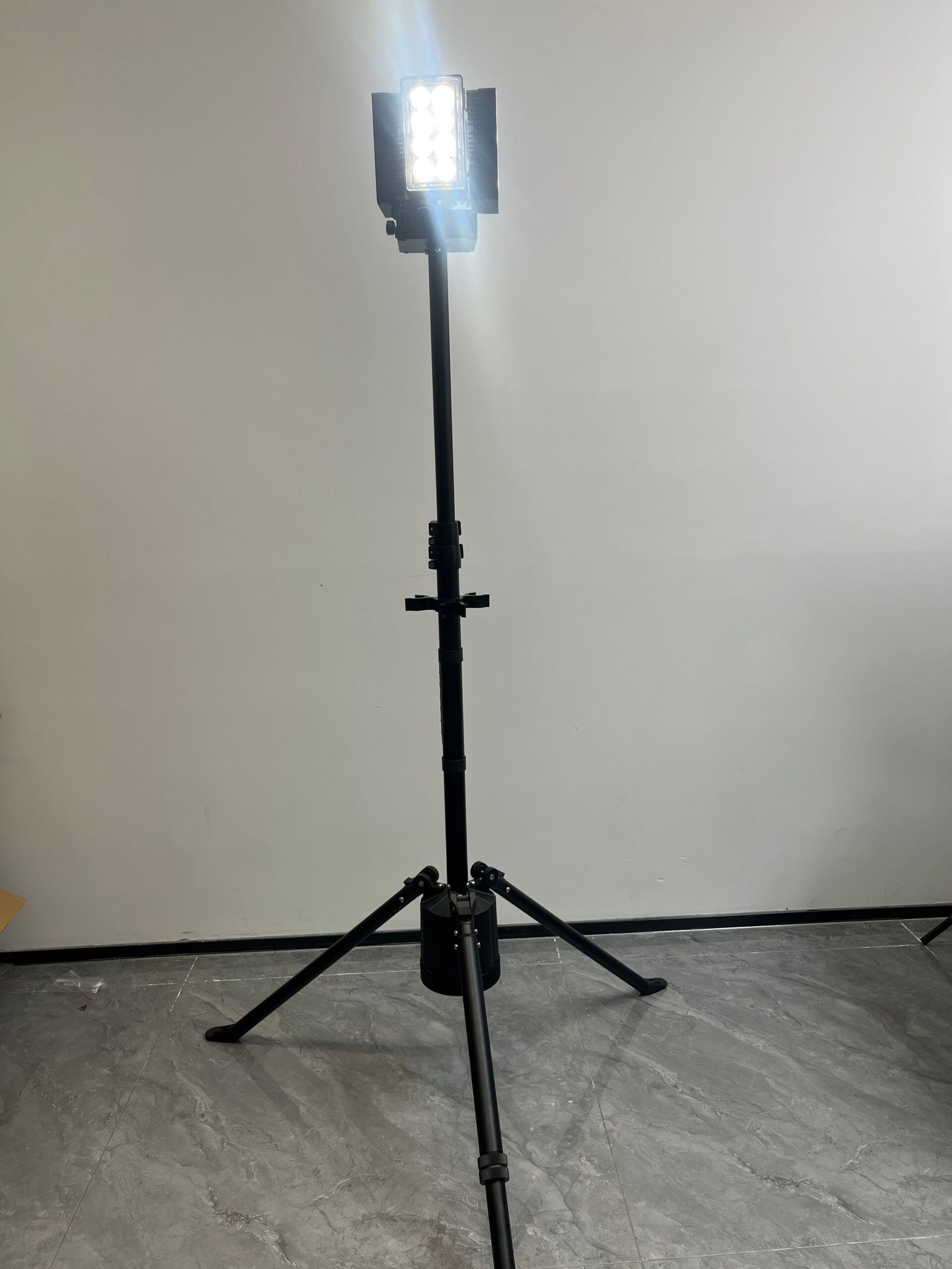 LONTU ATEX IECEx portable explosion proof LED work light, rechargeable mobile handheld safety lamp for hazardous chemical oil mining field inspection