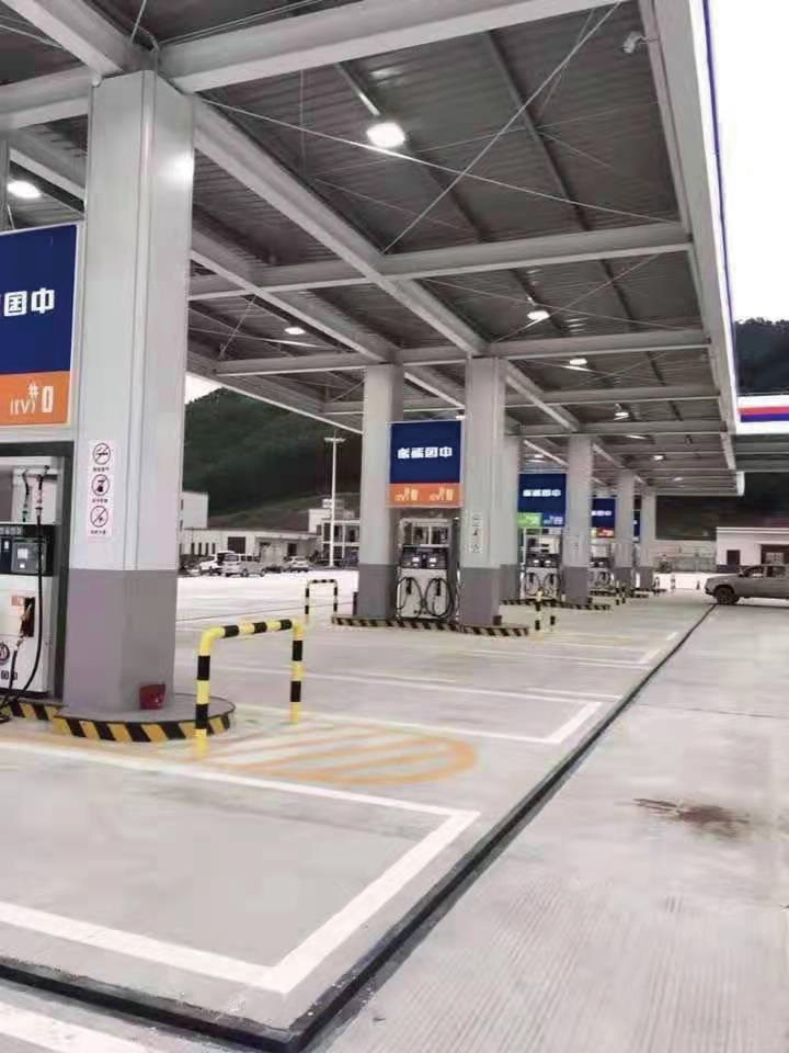 Karamay Xinjiang petrol station canopy project, steel truss refueling canopy with explosion-proof LED canopy lamps